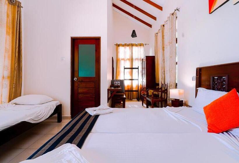 Трехместный Номер Deluxe, Safari Lodge Yala