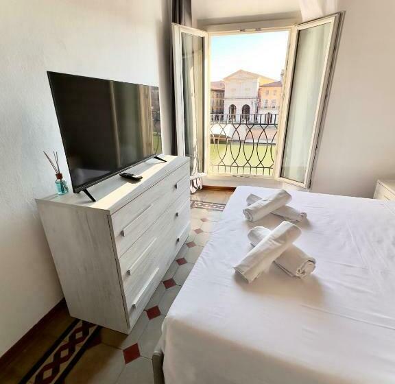 اتاق لوکس با تخت بزرگ, Lungarno Suite