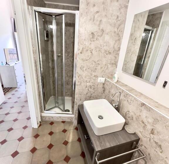 اتاق لوکس با تخت بزرگ, Lungarno Suite