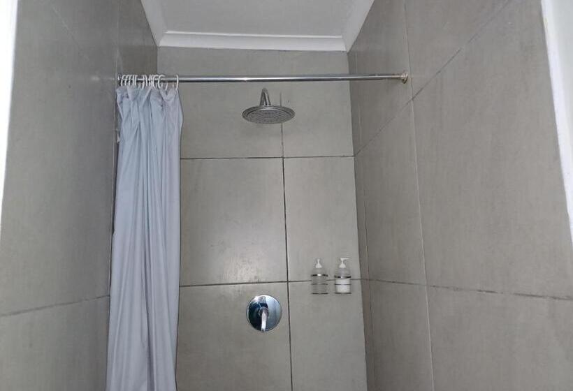 Номер Стандарт Трехместный, Ojong S Guesthouse Kraaifontein   Eikendel