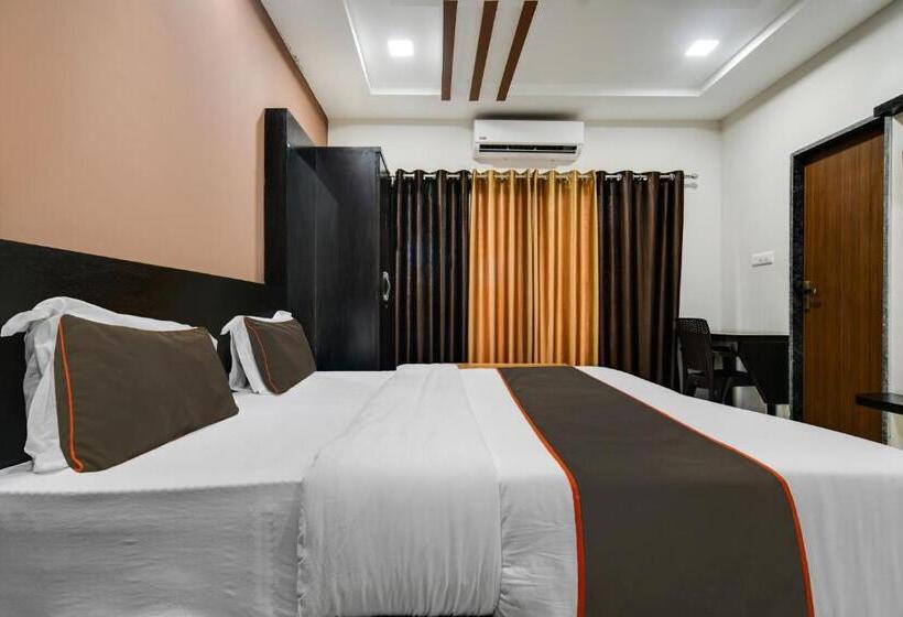 スタンダードルーム, Santushti Hotel & Restaurant, Indore