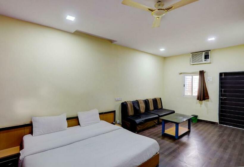 Трехместный Номер Классика, Oyo Hotel Santushti Maharaja