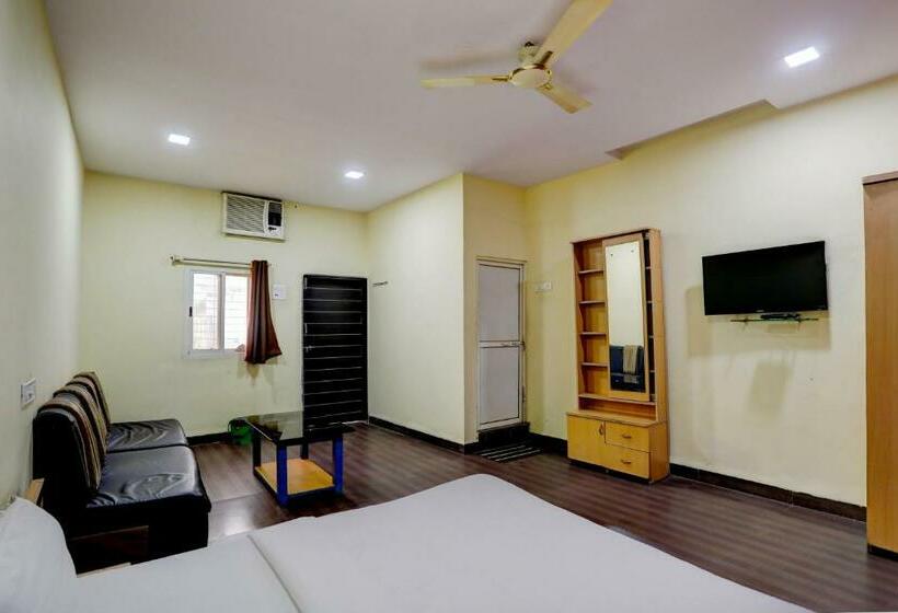Трехместный Номер Классика, Oyo Hotel Santushti Maharaja