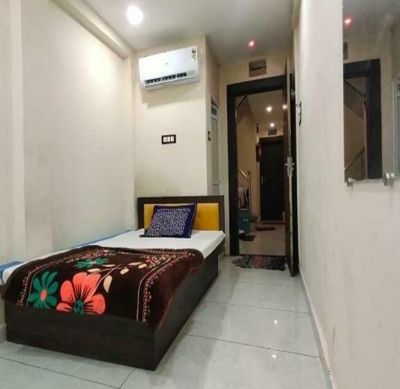 اتاق لوکس خانوادگی, Shipra Suites