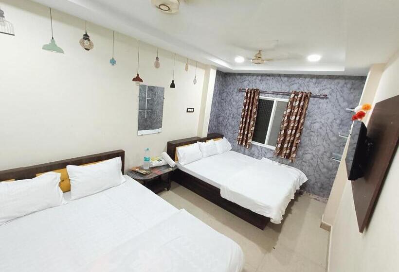 اتاق لوکس خانوادگی, Shipra Suites