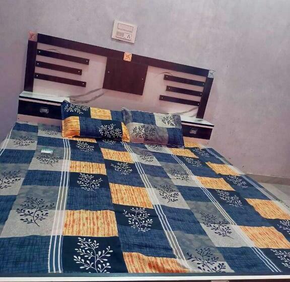 Трехместный Номер Классика, Oyo Hotel Rudhra