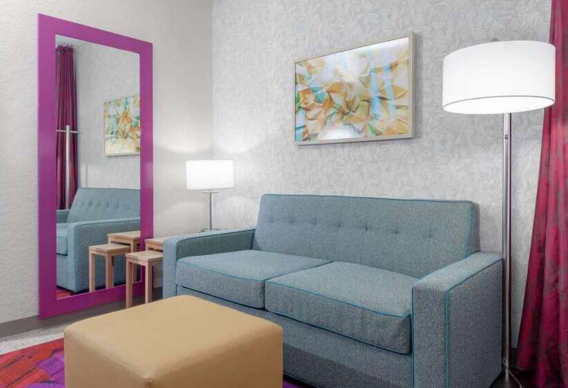 스탠다드 스튜디오, Home2 Suites By Hilton Hasbrouck Heights