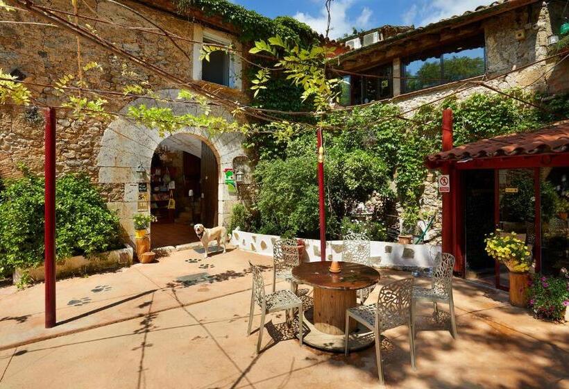 Standard Triple Room with Terrace, B&b Mas Torrencito Pet Friendly