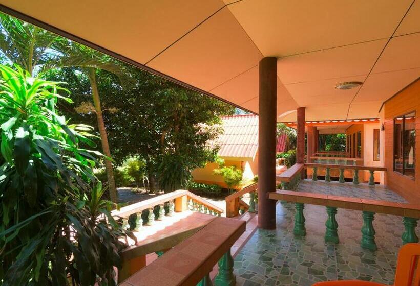 スタンダードバンガロー, Rim Khao Resort