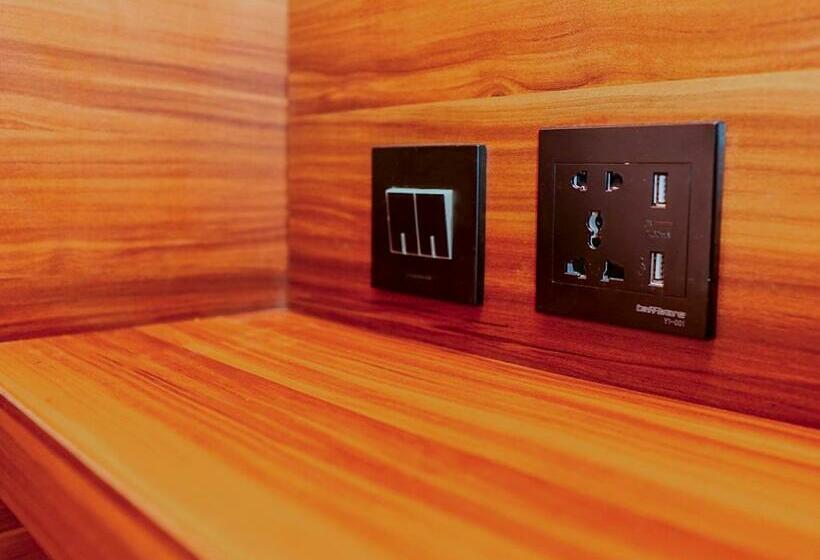 اتاق اکونومی, Ketje Luxury Capsule Mitra Reddoorz