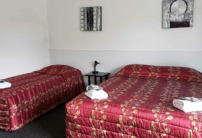 Номер Стандарт, Brown Trout Motel
