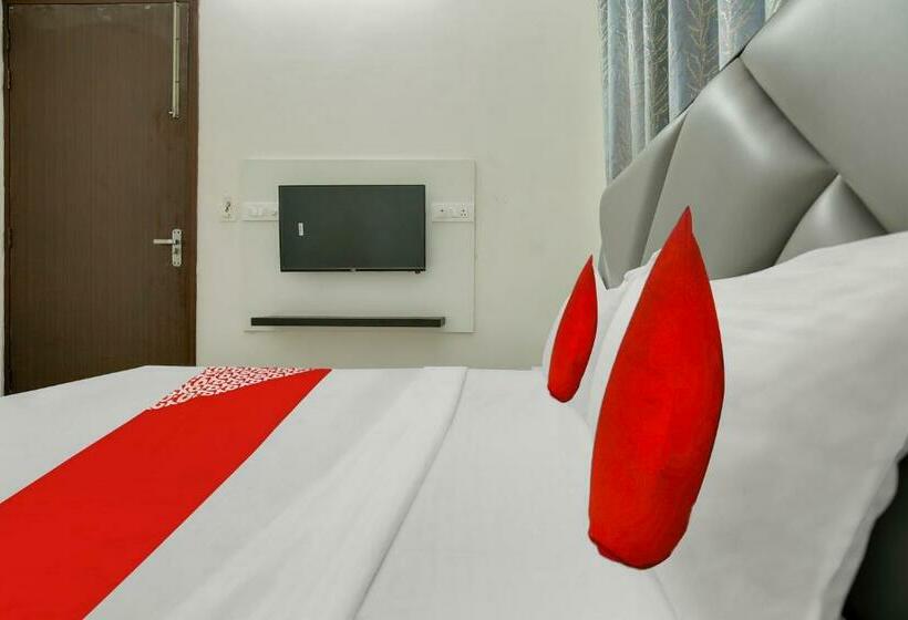 트리플 클래식 룸, Oyo Flagship Rathi Residency