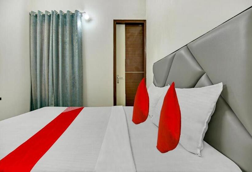트리플 클래식 룸, Oyo Flagship Rathi Residency