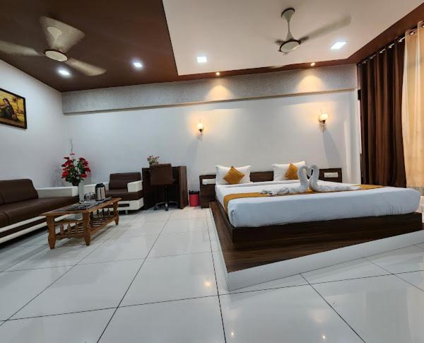 Люкс Повышенной Комфортности, Sai Residency Morbi