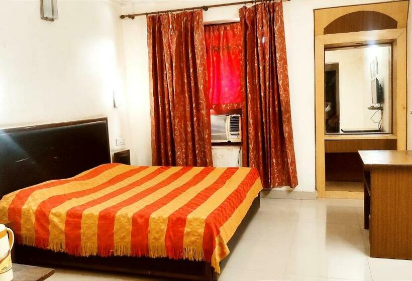 Номер Economy, International    Bus Stand Jalandhar City