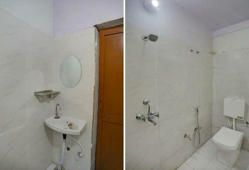 اتاق کلاسیک سه تخته, Oyo Flagship Avisha Inn