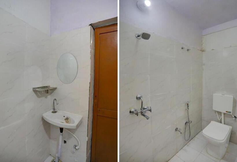 اتاق کلاسیک سه تخته, Oyo Flagship Avisha Inn