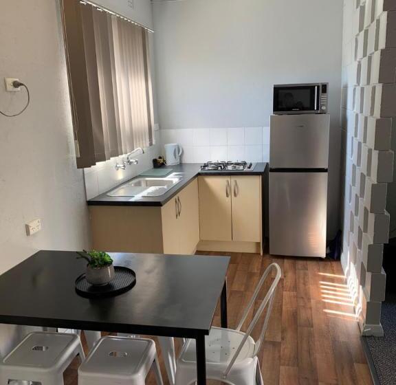 패밀리 스위트, Hello Adelaide Motel And Apartments