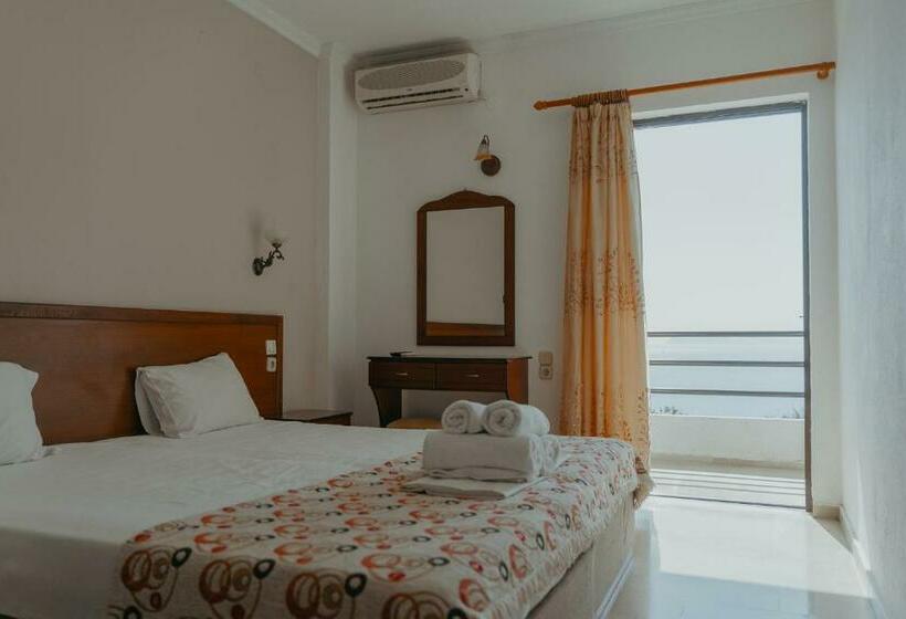 اتاق استاندارد با چشم‌انداز دریا, Arilla Beach