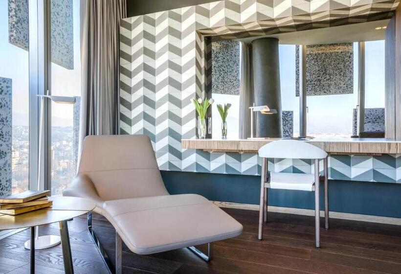 스위트, Maritim Hotel Plaza Tirana