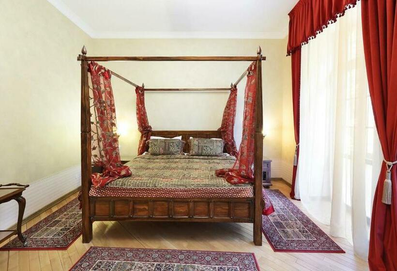 Quarto Deluxe, Regal 1880