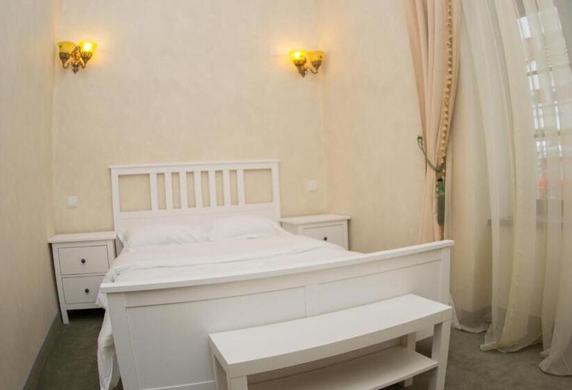 Quarto Estandar, Regal 1880