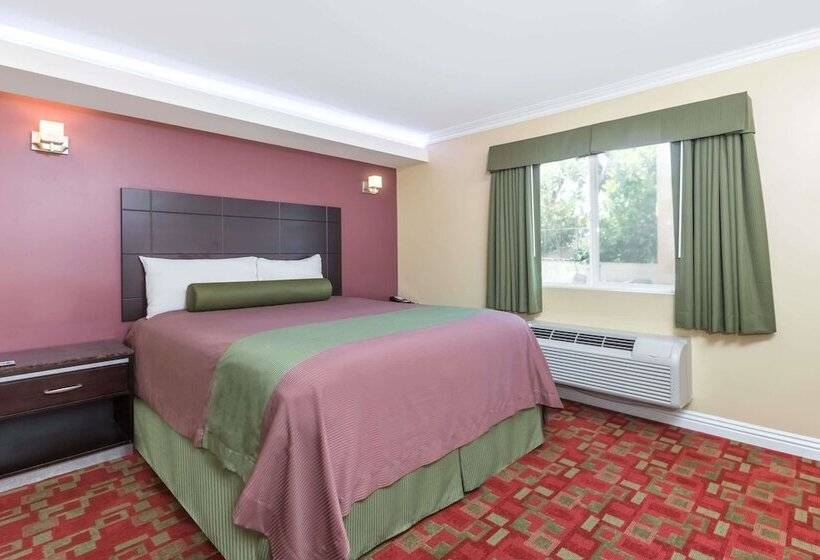 Люкс, Travelodge Inn & Suites By Wyndham Bell Los Angeles Area