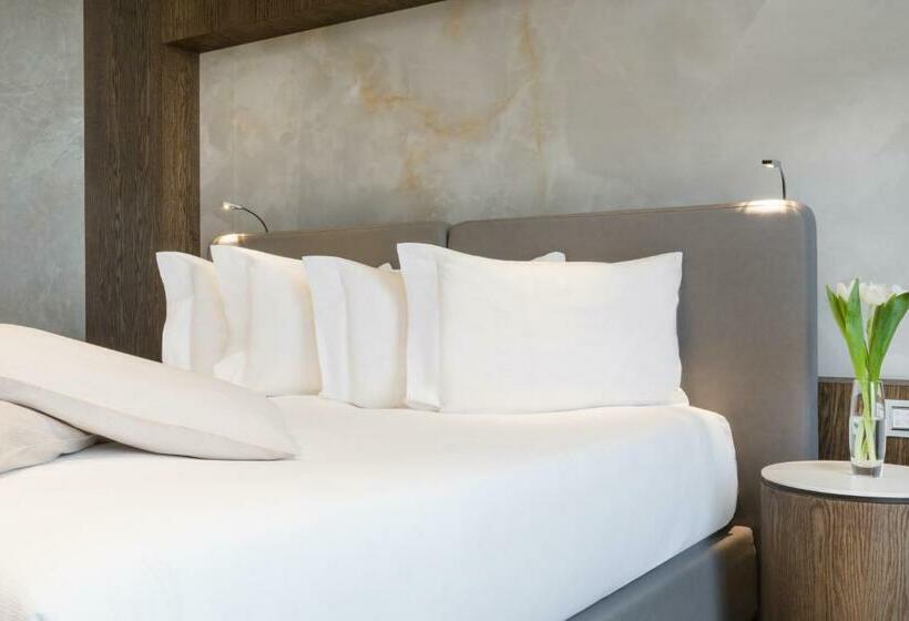 스탠다드 룸, Maritim Hotel Plaza Tirana