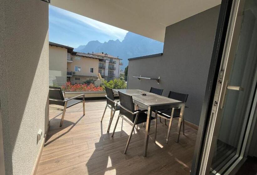 Standard-studio, Riva Lake Lodge