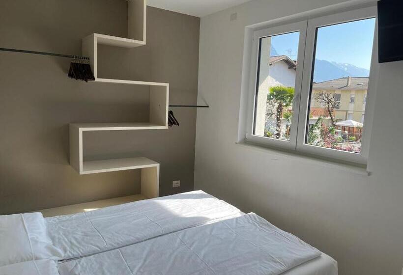 Standard-studio, Riva Lake Lodge