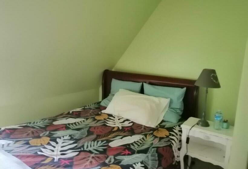 Номер Стандарт, Chambre D Hôtes La Montjoie
