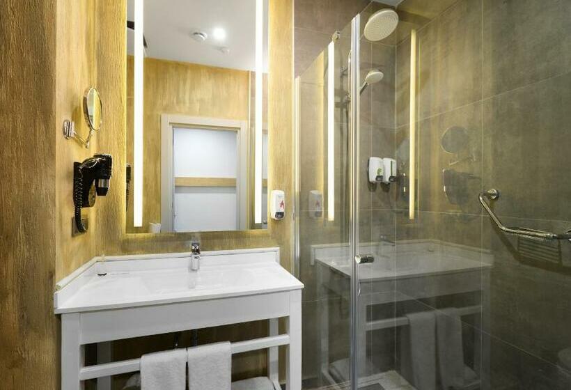 Номер Superior, Ibis Istanbul Airport