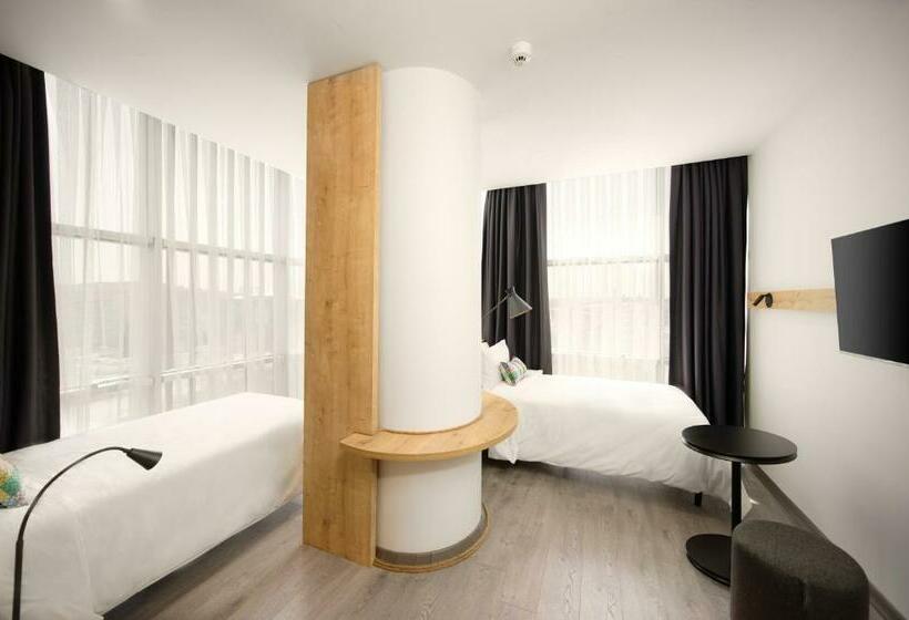 Номер Superior, Ibis Istanbul Airport
