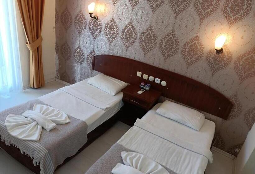 غرفة قياسية مزوَّدة بشُرفة, Grand çınar Hotel Fethiye