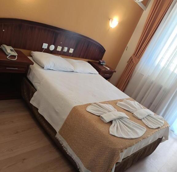 غرفة قياسية مزوَّدة بشُرفة, Grand çınar Hotel Fethiye