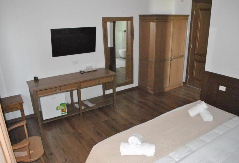 豪华三人间, Boutique Vila Fidani