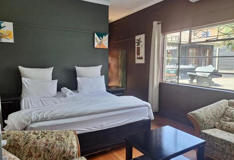 Номер Deluxe Кровать Кинг, Mino Guest House