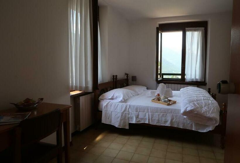 Quarto Quádruplo Estandar, Villa Luzzago