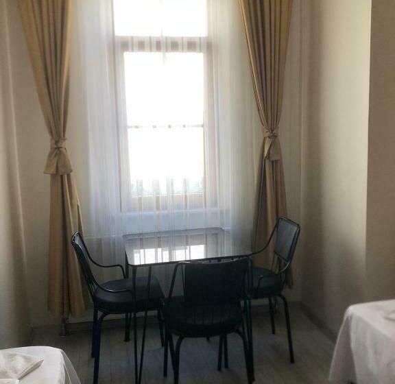 Quarto Quádruplo Estandar, Halil Bey Konağı