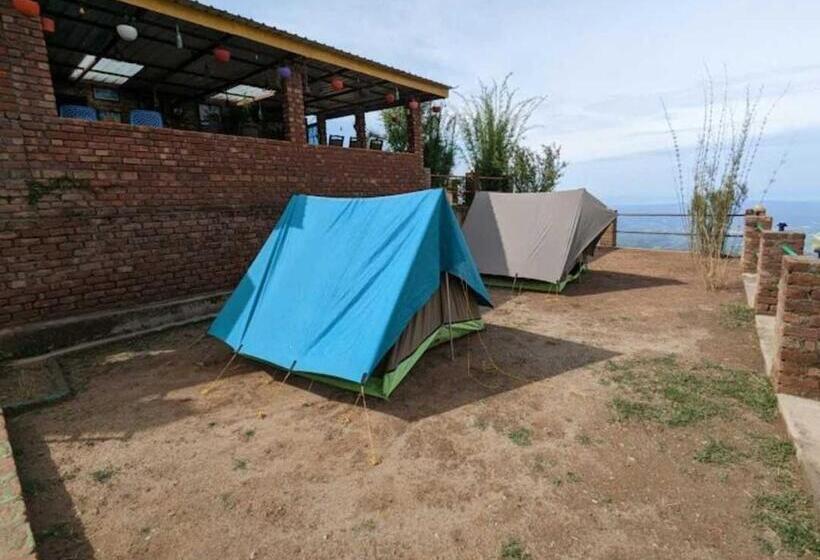 트리플 클래식 룸, Oyo Rage Roodies Camping