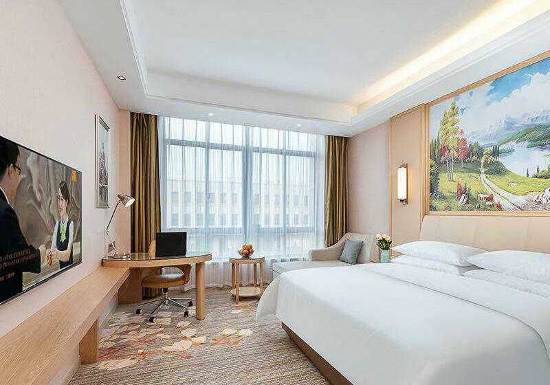 Номер Deluxe, Vienna Hotel Danyang Glasses City High Speed Railway Station Dabo