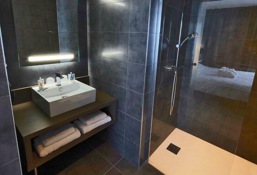 اتاق استاندارد چهار تخته, Kyriad Troyes Centre