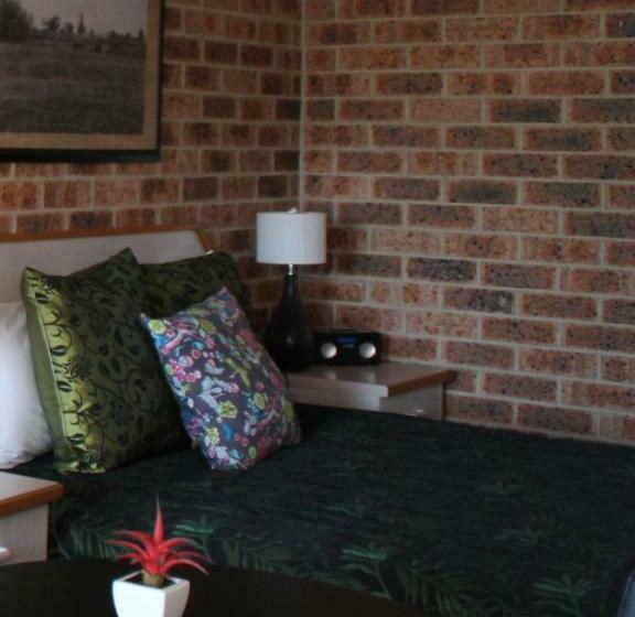 Номер Deluxe, Town And Country Motor Inn