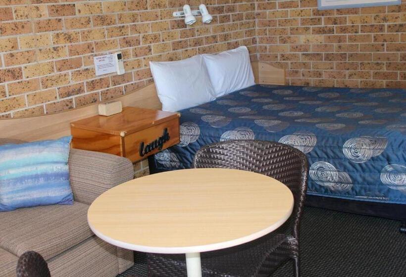 Номер Стандарт, Town And Country Motor Inn