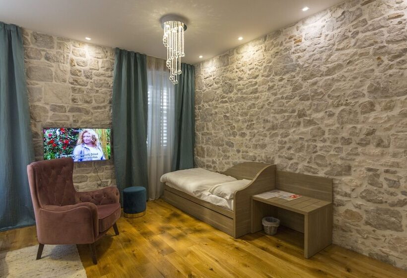 标准三人间, Tifani Luxury Rooms 2
