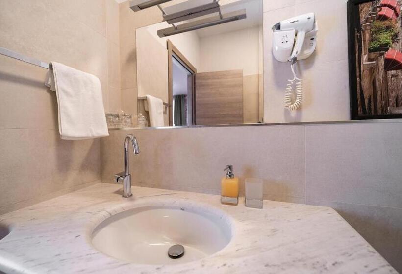 标准三人间, Tifani Luxury Rooms 2