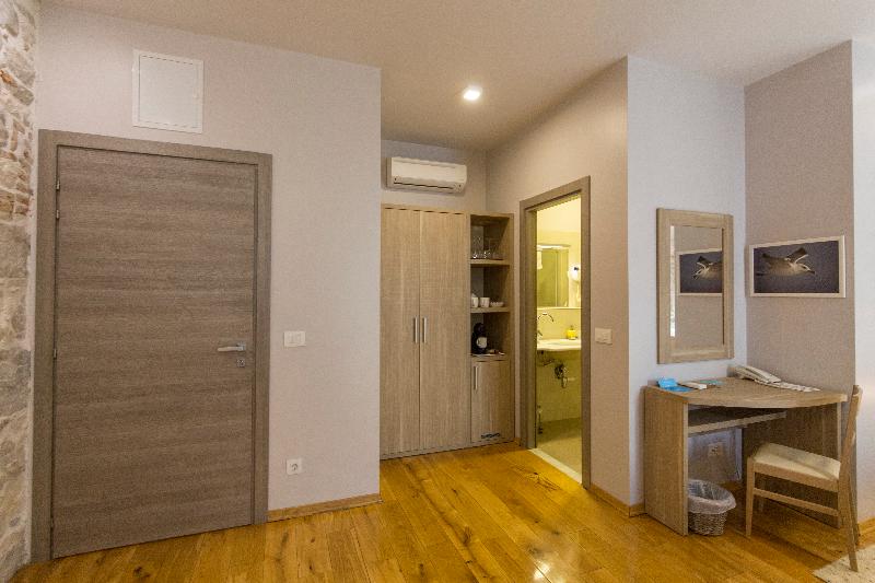 标准三人间, Tifani Luxury Rooms 2