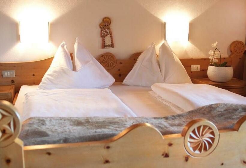 Апартаменты 1 Спальня с Балконом, Ferienwohnungen St Hippolyt Mit Hallenbad