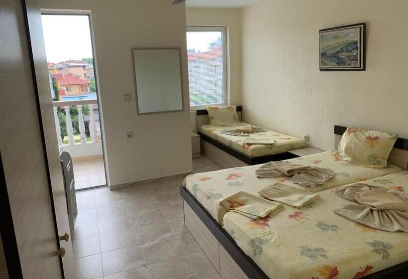 اتاق استاندارد سه نفره, Guest Rooms Nia Elis Kiten