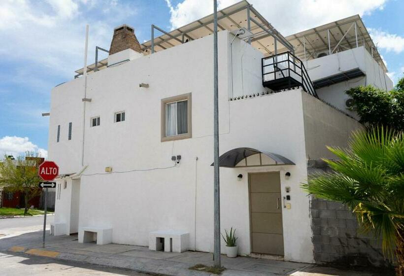 デラックスルーム, Suites Apodaca